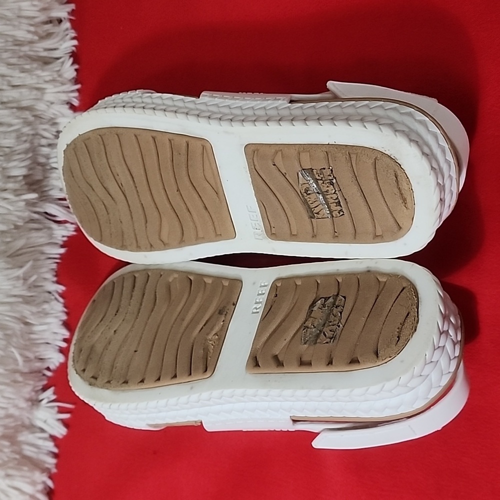 Reef White and Tan Women's Sandals - Picture 7 of 9